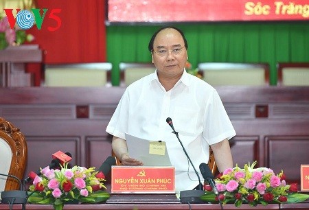 នាយករដ្ឋមន្ត្រីលោក Nguyen Xuan Phuc ចូលរួមពិធីរំលឹកខួពអនុស្សាវរីយ៍លើកទិ២៥ទិវាបង្កើតខេត្ត Soc Trang - ảnh 1